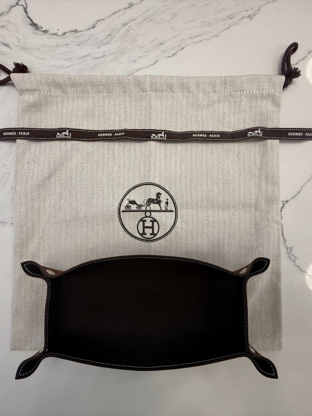 Hermes leather change tray, dust bag and ribbon